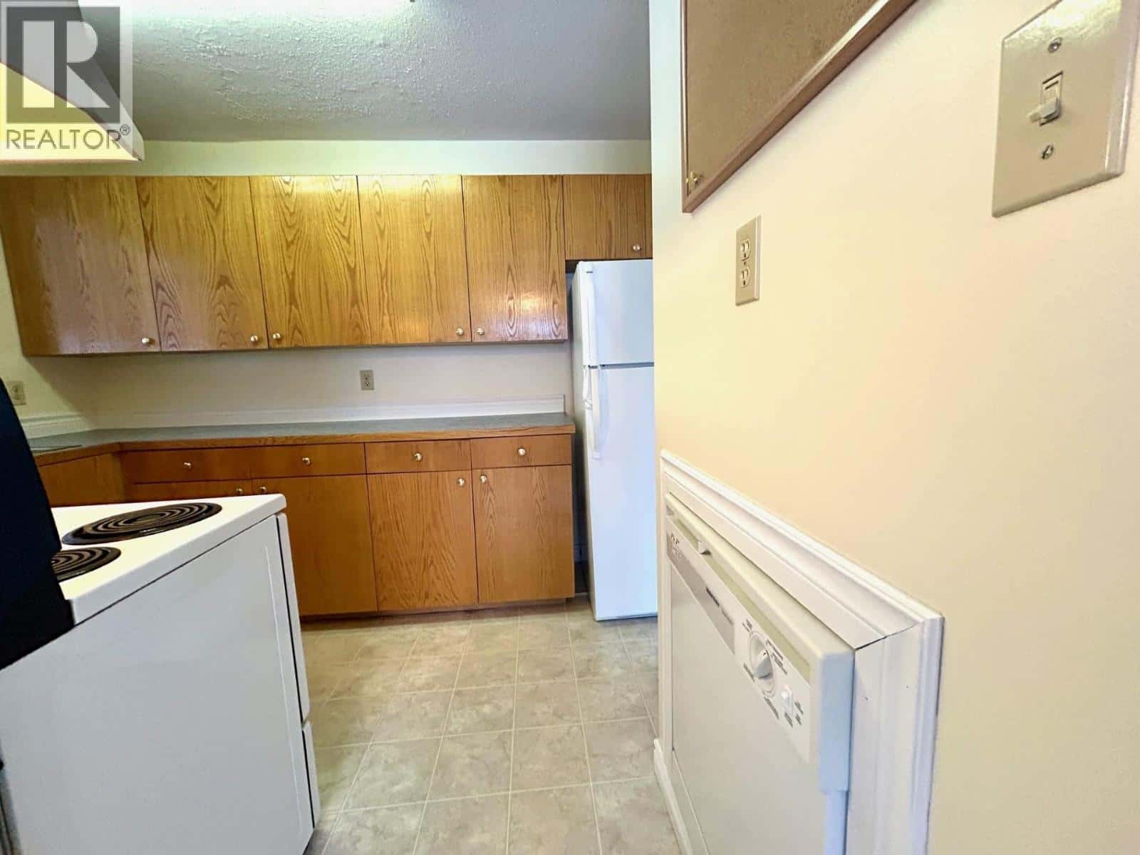 5235 COTTONWOOD ROAD — Fort Nelson, British Columbia - Photo 5 of 24