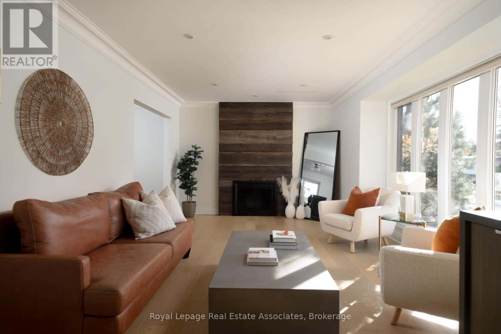 134 FAIRWOOD PLACE W — Burlington (Bayview), Ontario - Photo 3 of 49