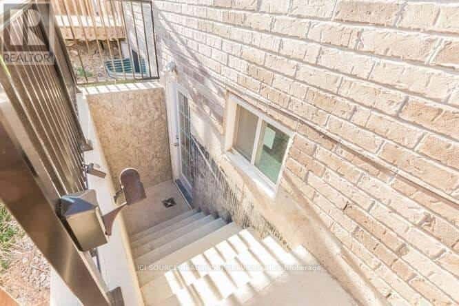 BSMT - 146 GOODWIN CRESCENT — Milton (FO Ford), Ontario - Photo 2 of 17