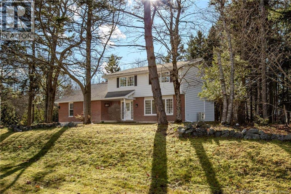 15 Linden Crescent — Rothesay, New Brunswick - Photo 3 of 49