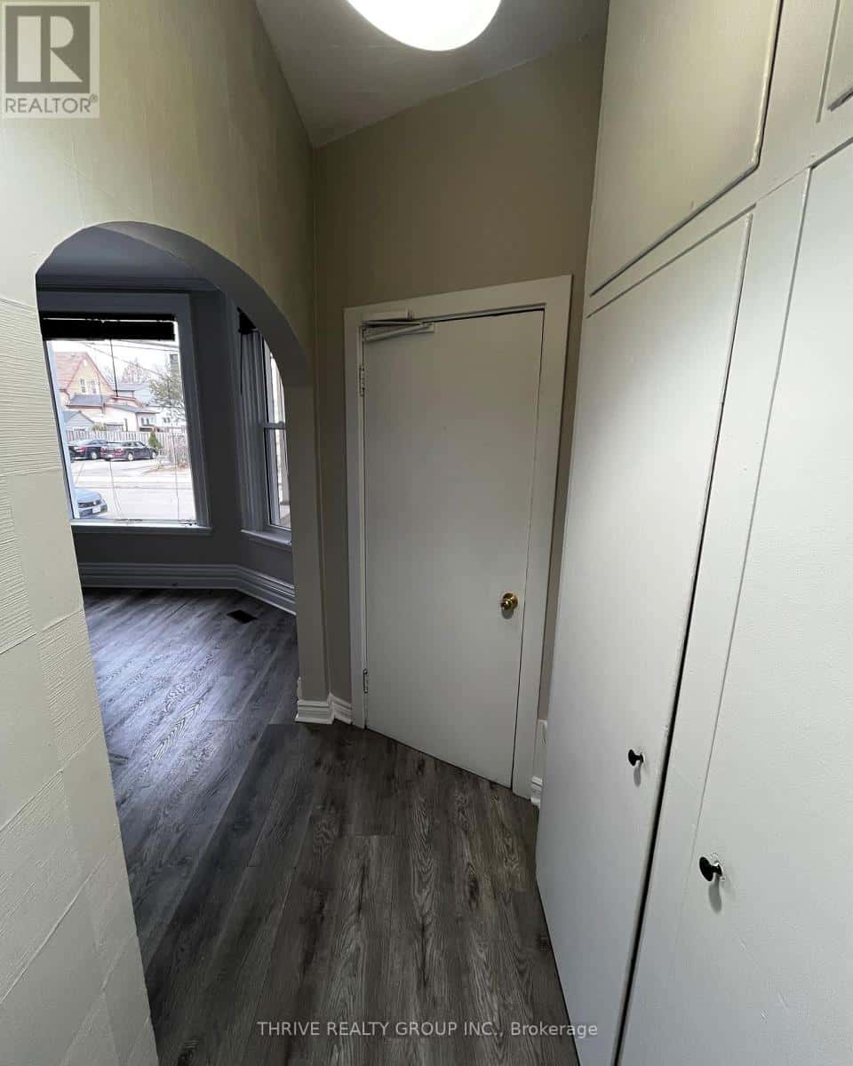 MAIN - 461 ONTARIO STREET — London East (East G), Ontario - Photo 5 of 24