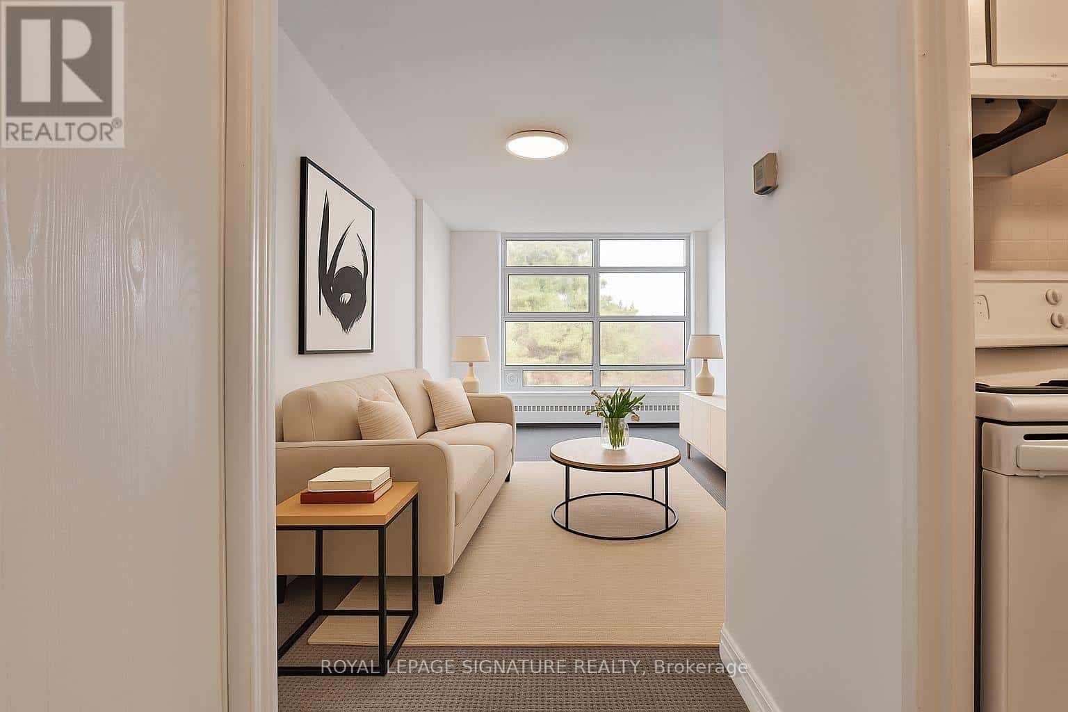 308 - 335 DRIFTWOOD AVENUE — Toronto (Black Creek), Ontario - Photo 2 of 46