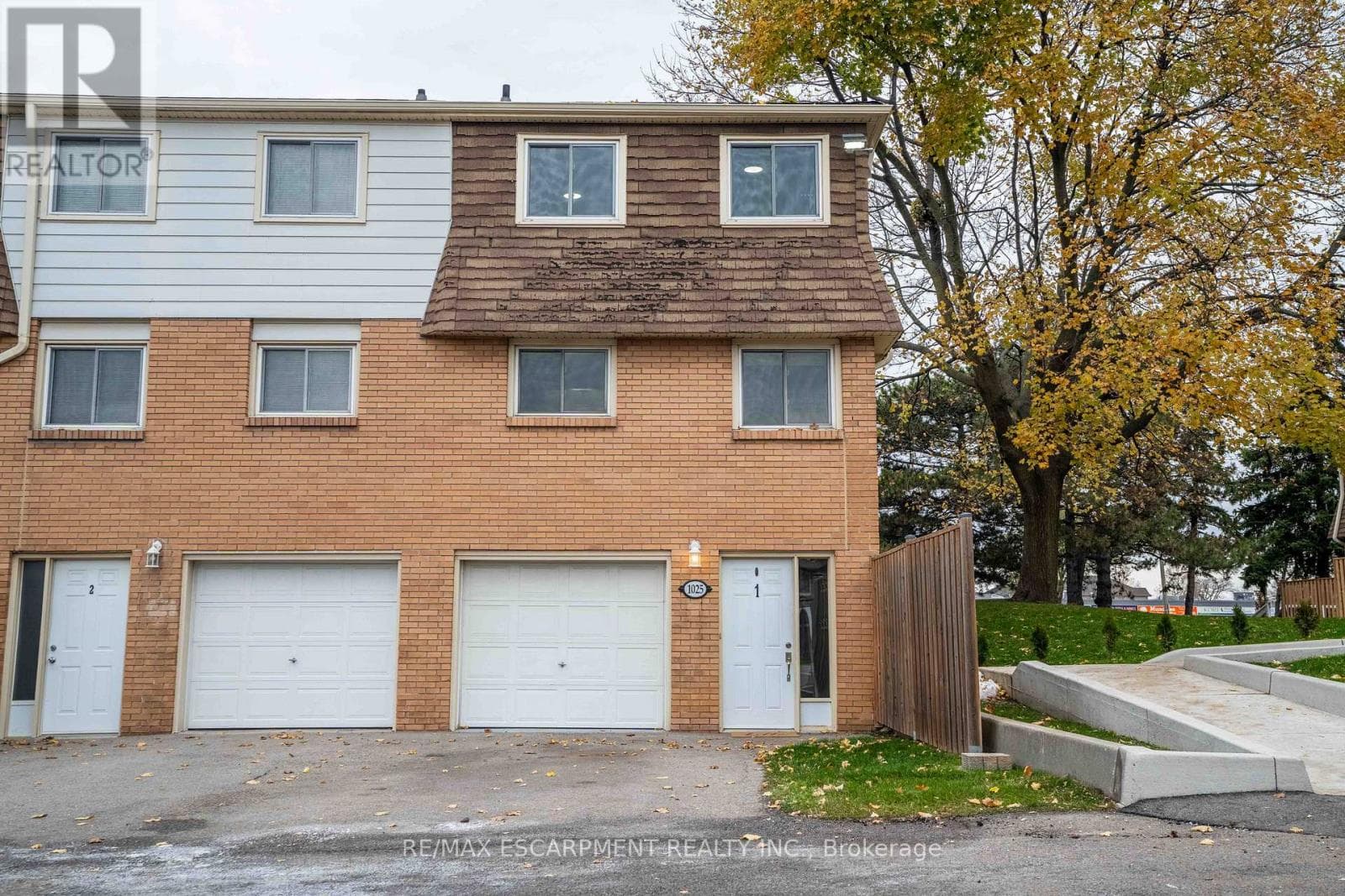1 - 1025 UPPER GAGE AVENUE — Hamilton (Berrisfield), Ontario - Main photo
