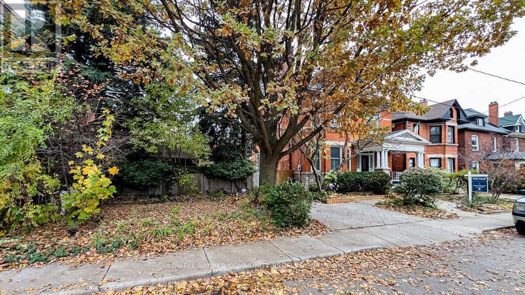 34 HOLTON AVENUE S — Hamilton (Gibson), Ontario - Photo 2 of 50