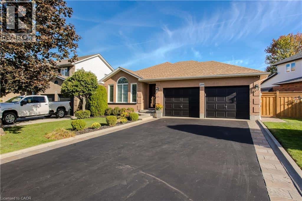 209 PORTAGE Lane — Mount Hope, Ontario - Photo 2 of 46