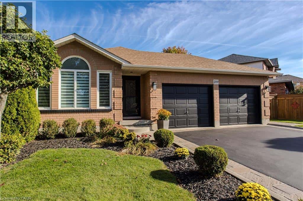 209 PORTAGE Lane — Mount Hope, Ontario - Photo 3 of 46