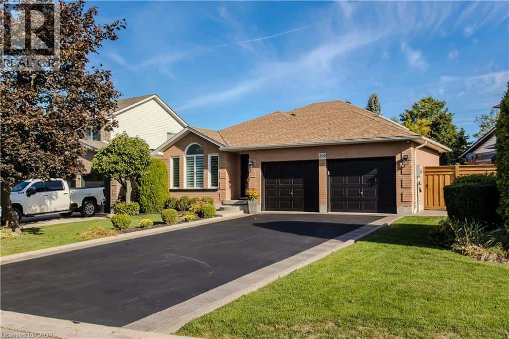 209 PORTAGE Lane — Mount Hope, Ontario - Photo 4 of 46