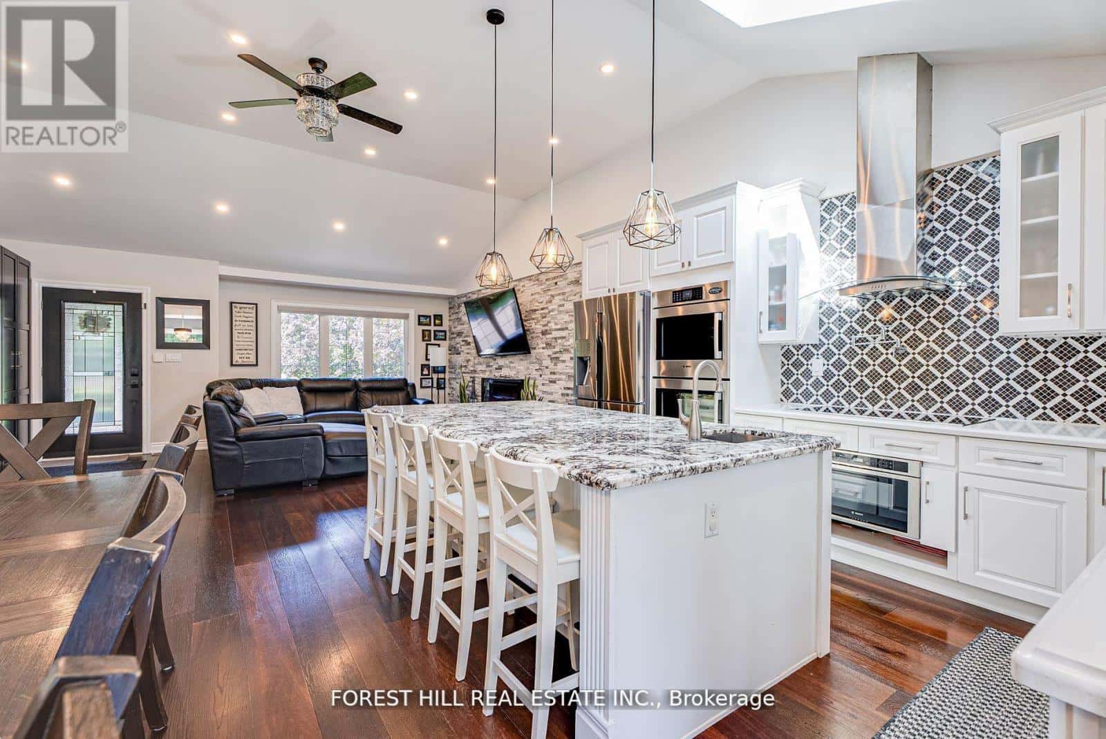 5837 YONGE STREET — Innisfil (Churchill), Ontario - Photo 5 of 25