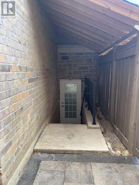 BSMT - 19 JOHN CARROLL DRIVE — Brampton (Toronto Gore Rural Estate), Ontario - Photo 2 of 11