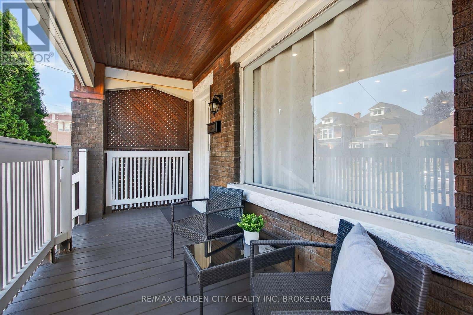 133 CONNAUGHT AVENUE N — Hamilton (Stipley), Ontario - Photo 2 of 33