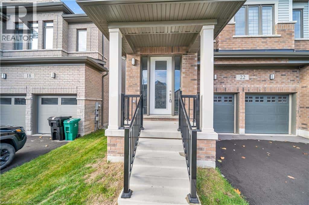 22 RUSTIC OAK Trail — Ayr, Ontario - Photo 2 of 44