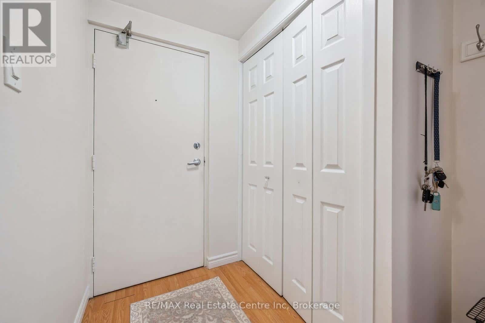 310 - 65 SILVERCREEK PARKWAY N — Guelph (Junction/Onward Willow), Ontario - Photo 3 of 17