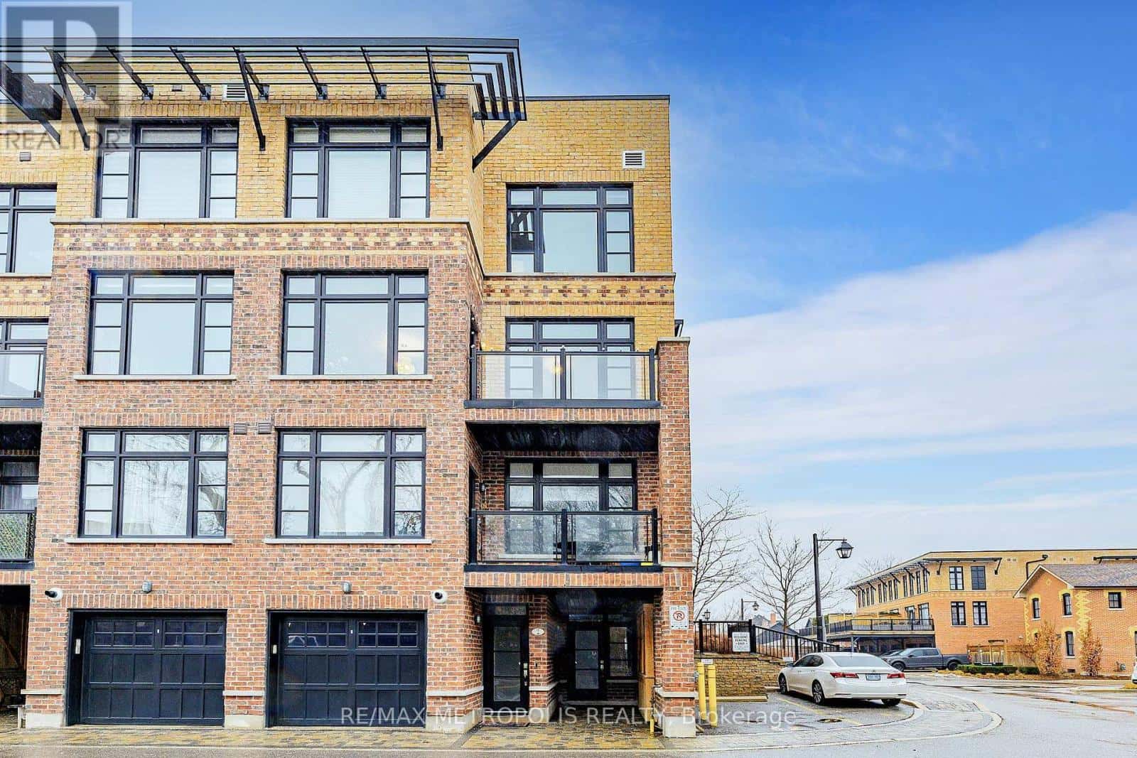 1 - 8171 KIPLING AVENUE — Vaughan (West Woodbridge), Ontario - Photo 3 of 32