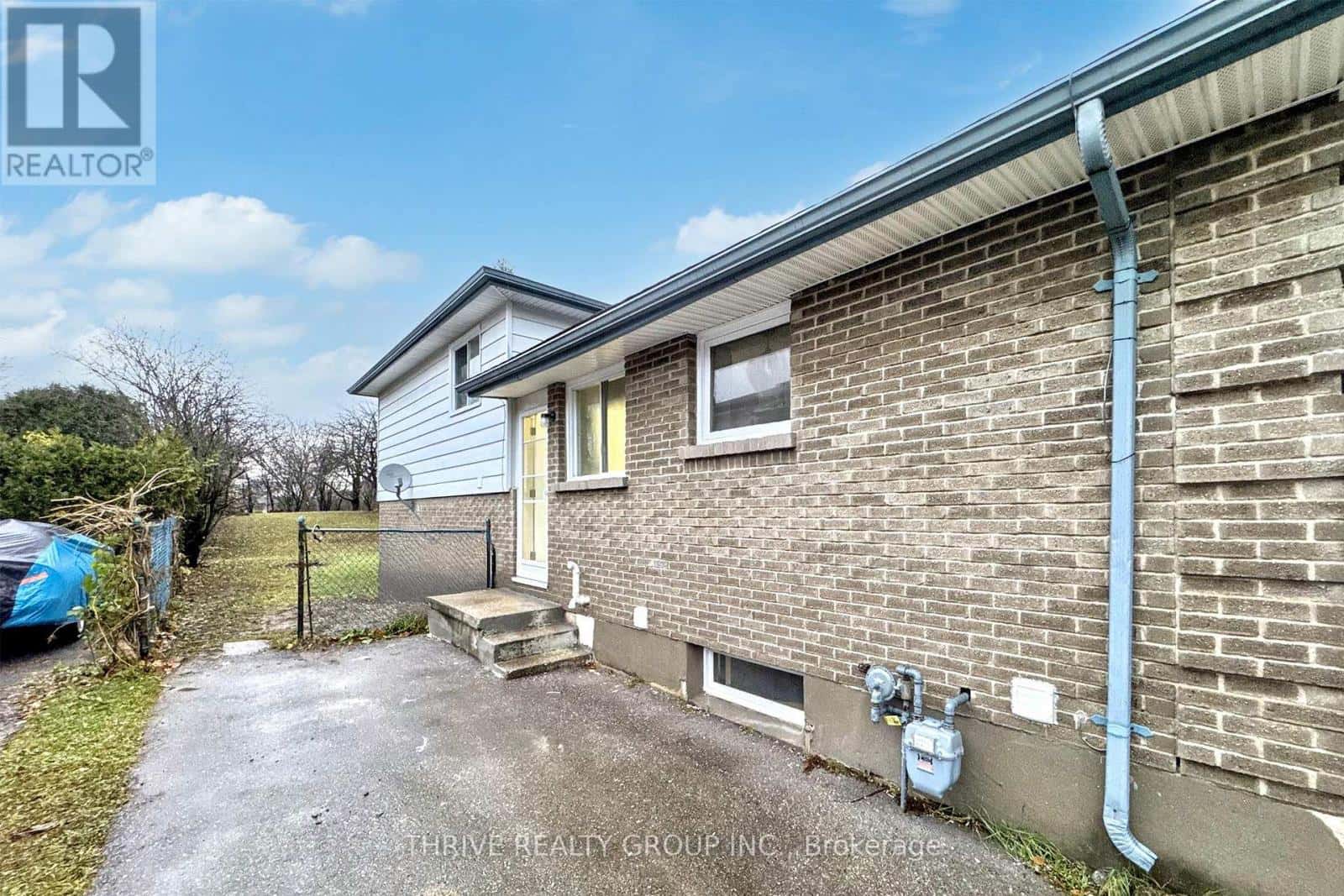 LOWER - 645 CHIDDINGTON AVENUE — London South (South R), Ontario - Photo 2 of 17