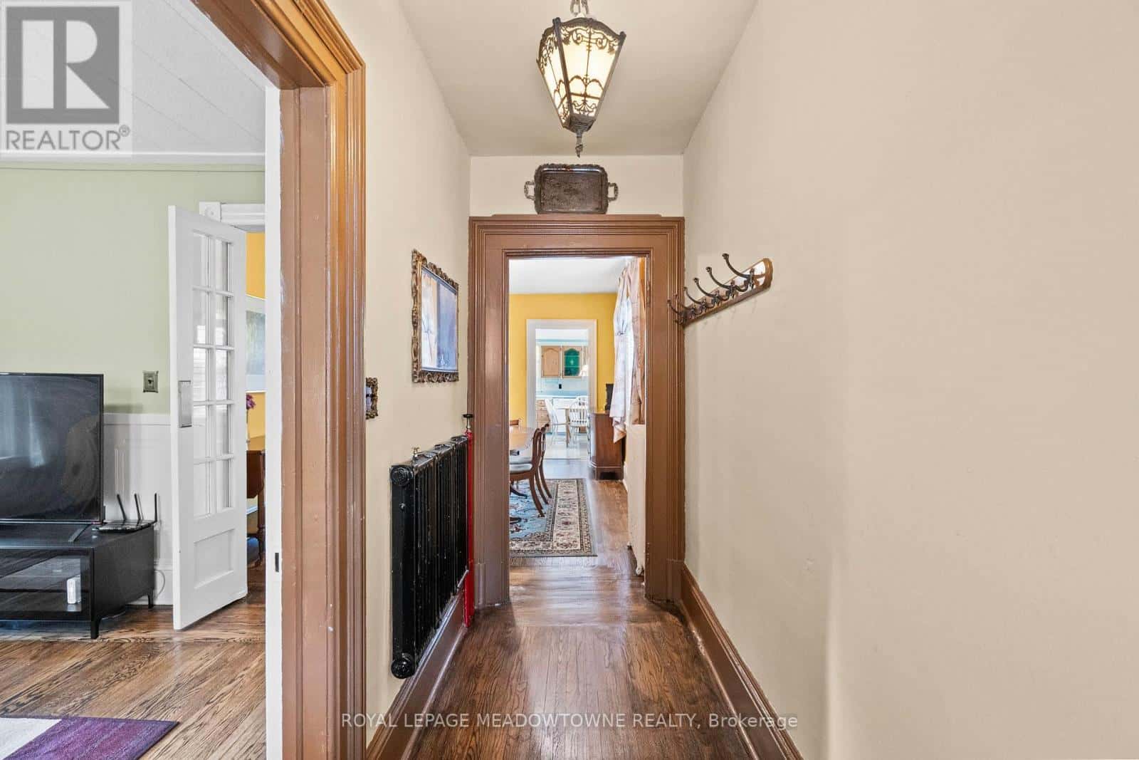 229 QUEEN STREET — Milton (OM Old Milton), Ontario - Photo 5 of 47