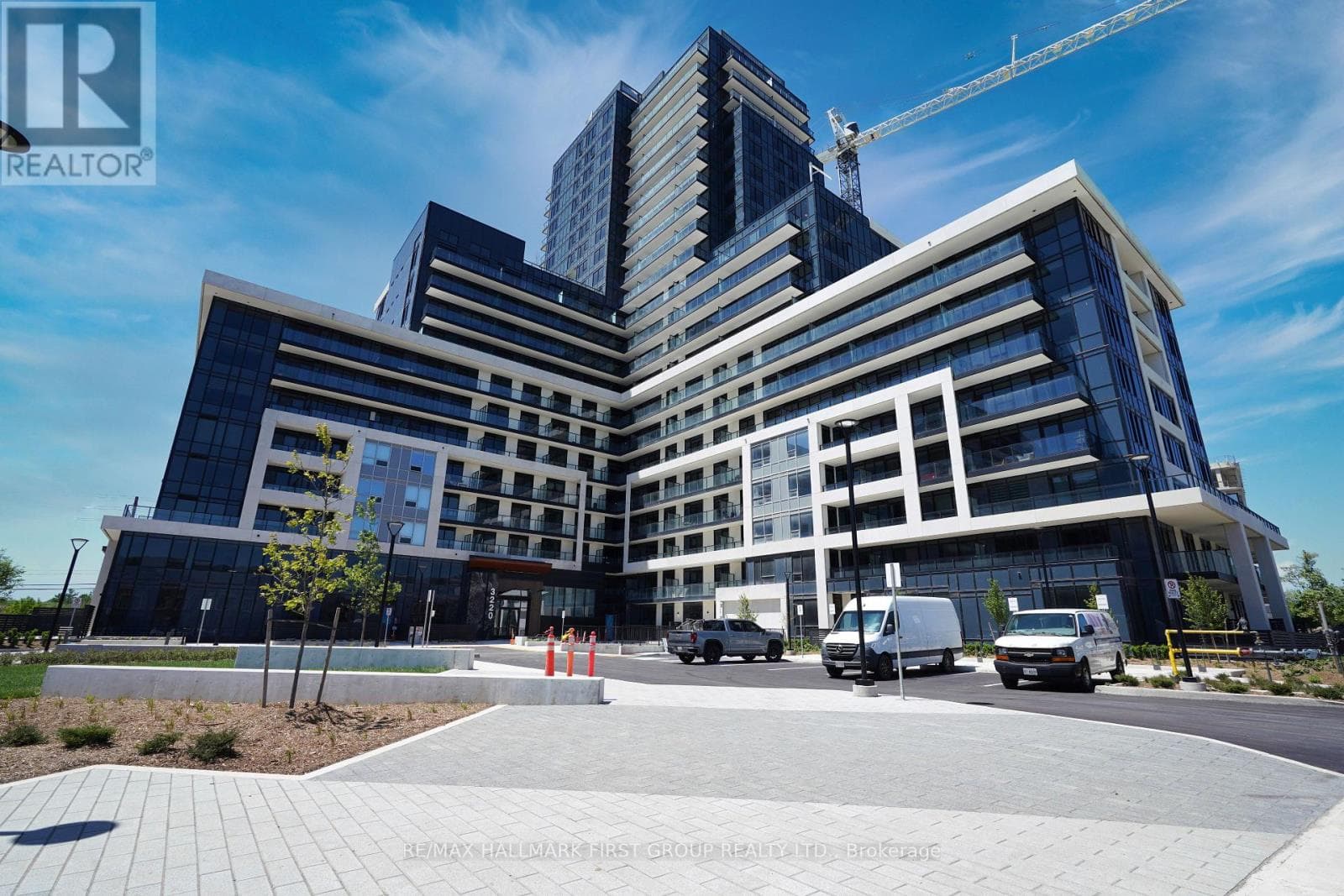 813 - 3220 WILLIAM COLTSON AVENUE — Oakville (OA Rural Oakville), Ontario - Main photo