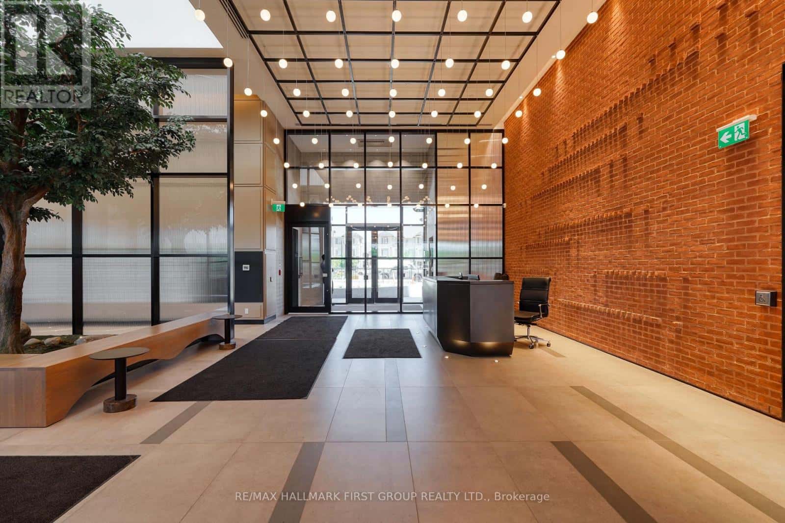 813 - 3220 WILLIAM COLTSON AVENUE — Oakville (OA Rural Oakville), Ontario - Photo 4 of 24