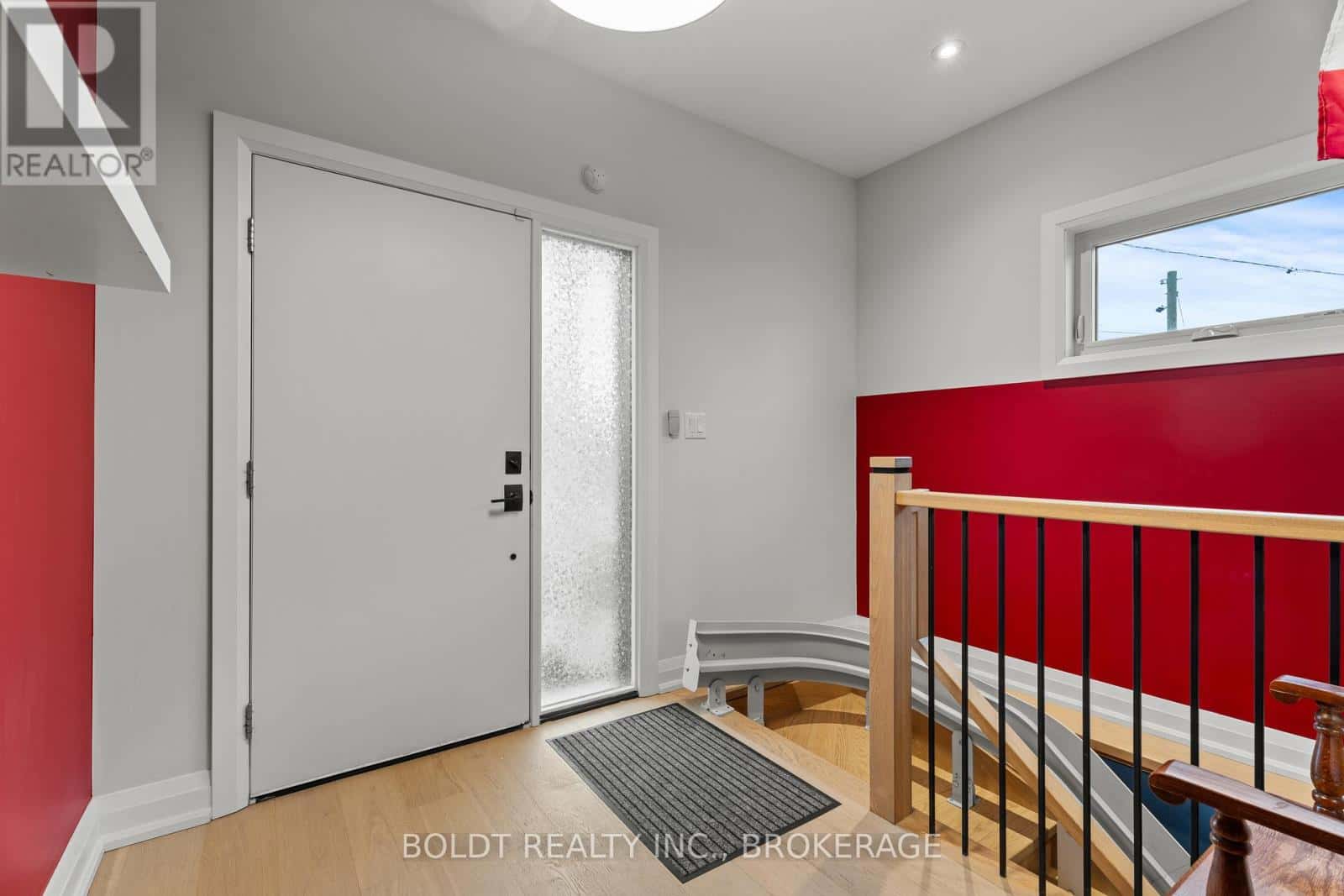 1074B VANSICKLE ROAD N — St. Catharines (Grapeview), Ontario - Photo 5 of 44