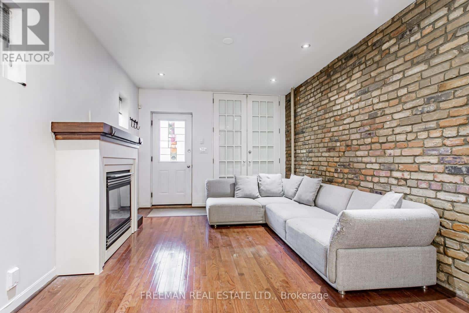 490 MONTROSE AVENUE — Toronto (Palmerston-Little Italy), Ontario - Photo 5 of 40