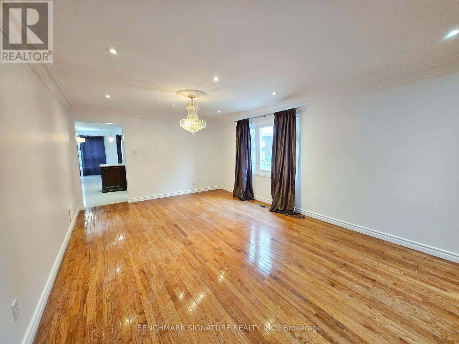 9 HASHBURY PLACE — Markham (Thornlea), Ontario - Photo 4 of 28