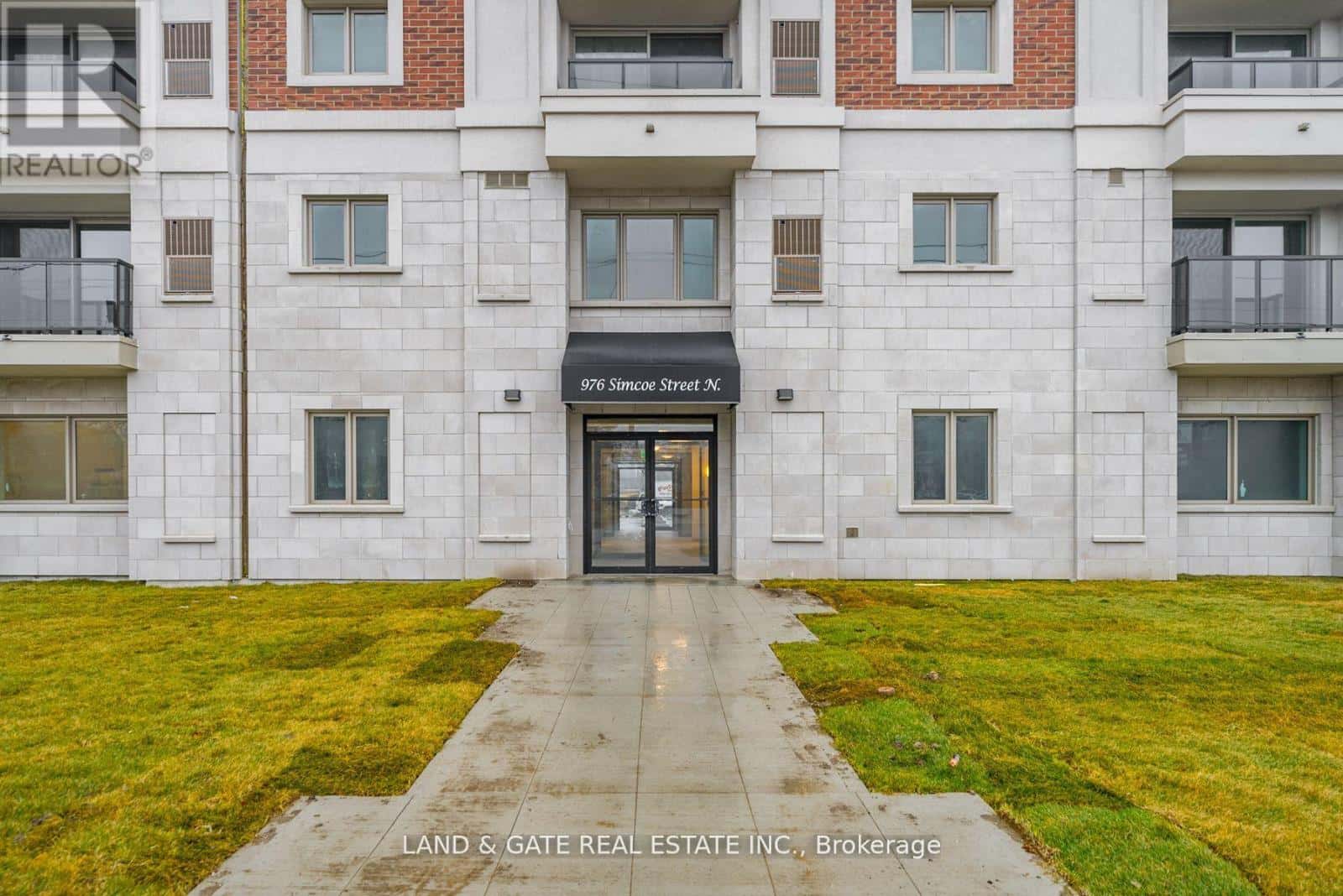 510 - 976 SIMCOE STREET N — Oshawa (Centennial), Ontario - Photo 3 of 14