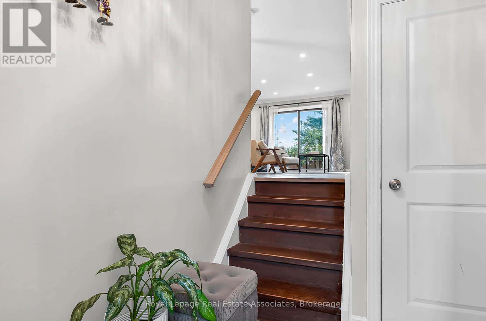 1 - 1536 SIXTH LINE — Oakville (CP College Park), Ontario - Photo 4 of 24