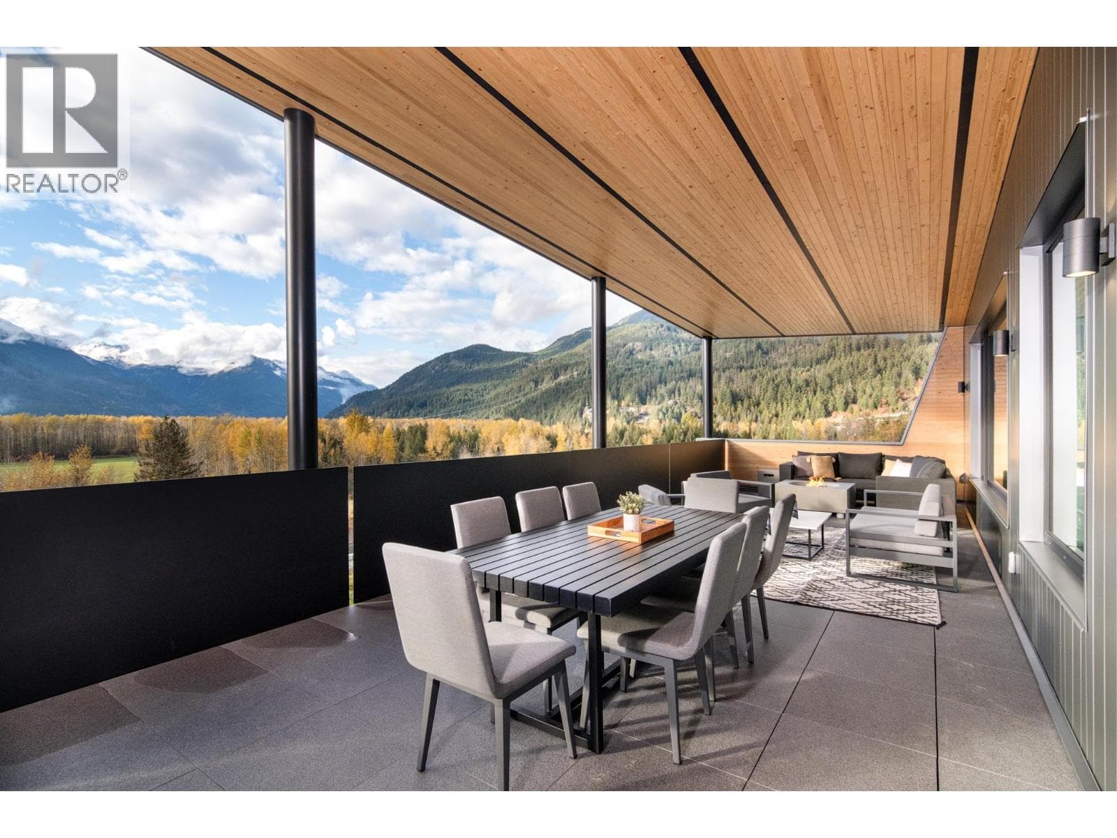 1780 PINEWOOD DRIVE — Pemberton, British Columbia - Main photo