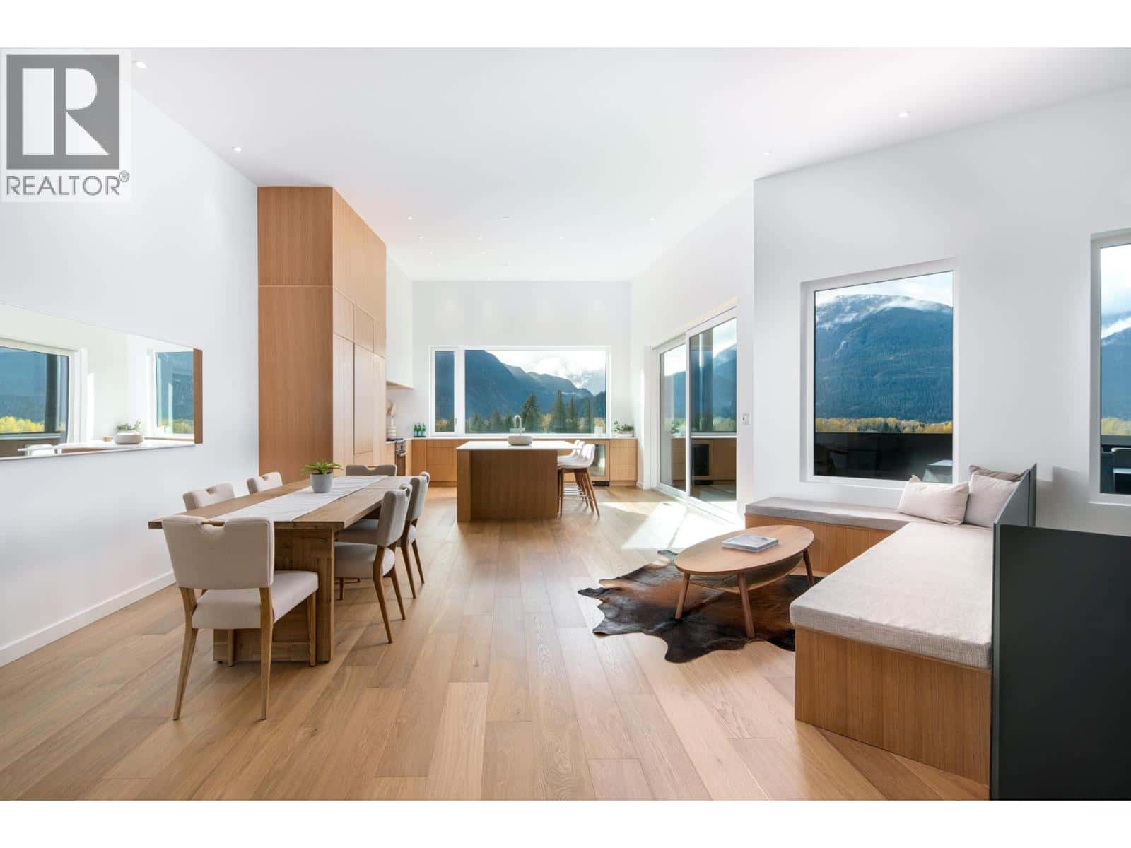 1780 PINEWOOD DRIVE — Pemberton, British Columbia - Photo 3 of 39