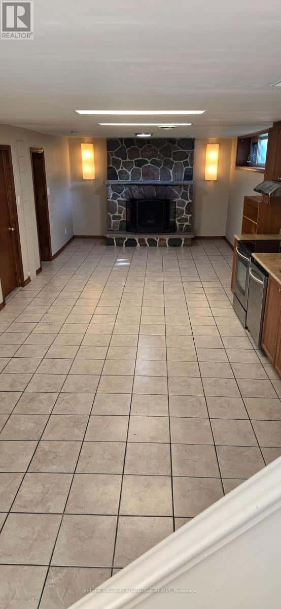 LOWER UNIT - 105 HART AVENUE — Toronto (Kennedy Park), Ontario - Photo 4 of 22