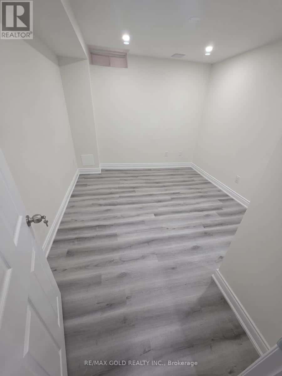 1081 URELL WAY — Milton (HA Harrison), Ontario - Photo 4 of 9