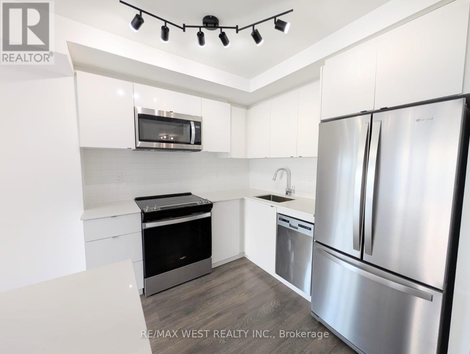 1461 LAWRENCE AVENUE — Toronto (Brookhaven-Amesbury), Ontario - Main photo