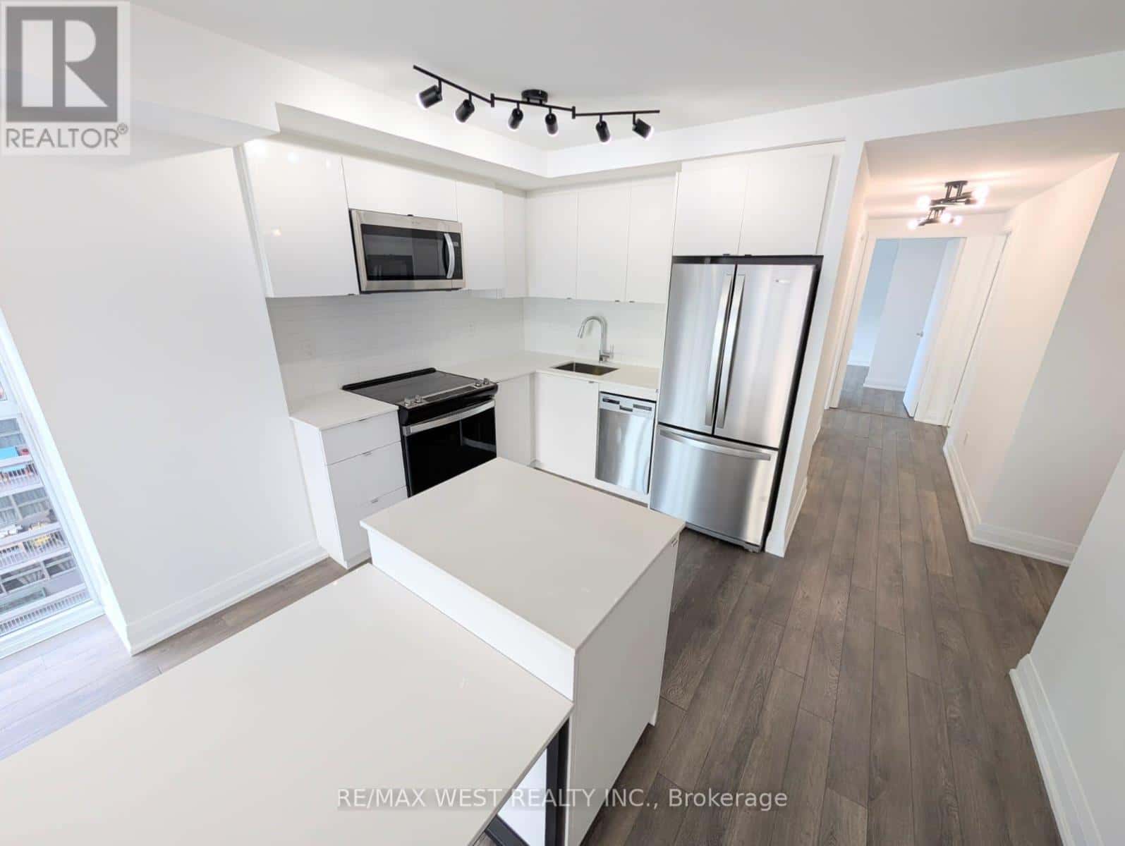 1461 LAWRENCE AVENUE — Toronto (Brookhaven-Amesbury), Ontario - Photo 5 of 23