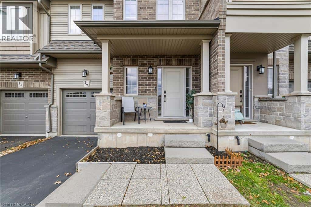 17 DENNIS Drive — Smithville, Ontario - Photo 3 of 40