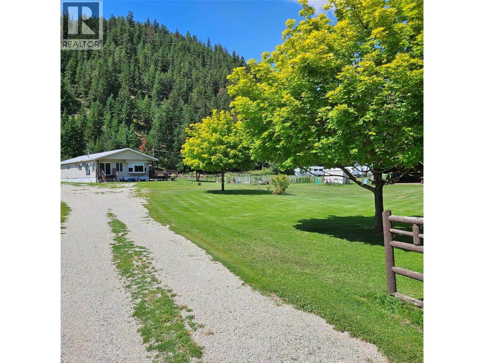 2908 Wetaskiwin Road — Falkland, British Columbia - Photo 3 of 41