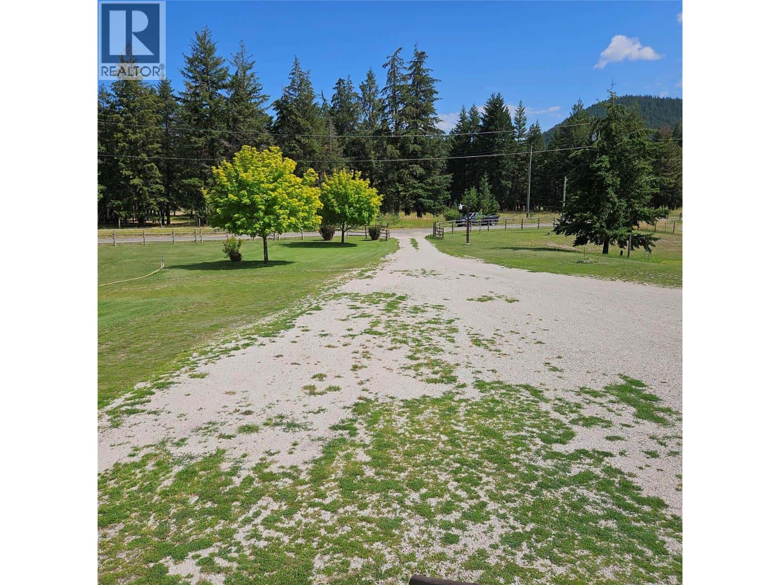 2908 Wetaskiwin Road — Falkland, British Columbia - Photo 2 of 41