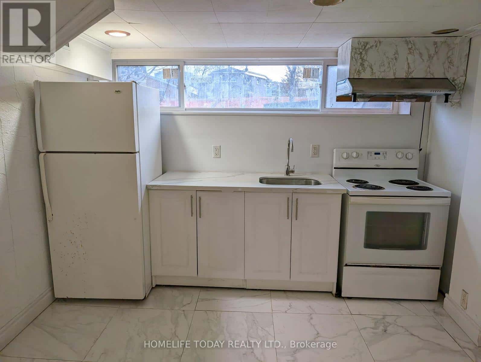 BSMT - 170 MAGNOLIA AVENUE — Toronto (Kennedy Park), Ontario - Photo 2 of 10