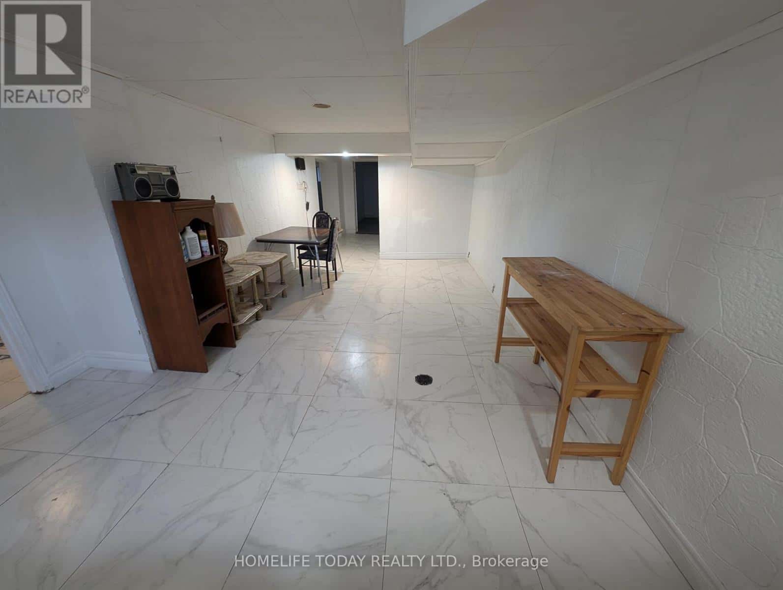 BSMT - 170 MAGNOLIA AVENUE — Toronto (Kennedy Park), Ontario - Photo 3 of 10