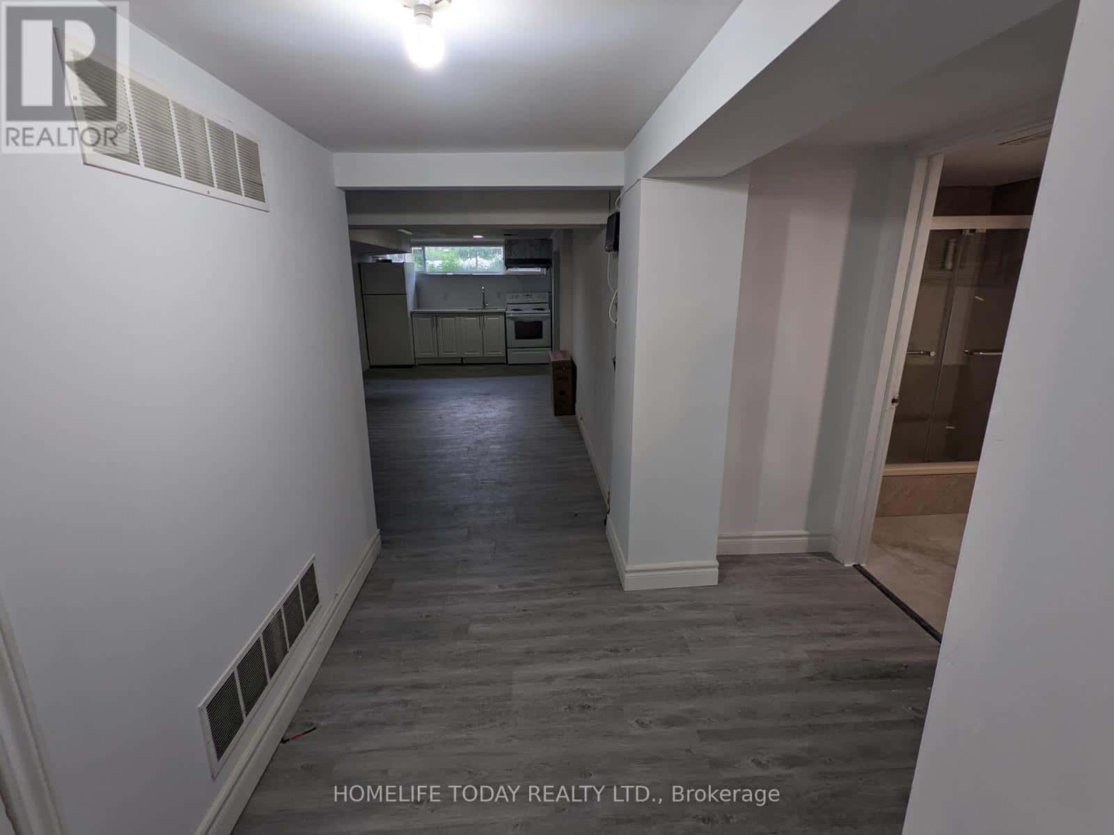 BSMT - 170 MAGNOLIA AVENUE — Toronto (Kennedy Park), Ontario - Photo 5 of 10