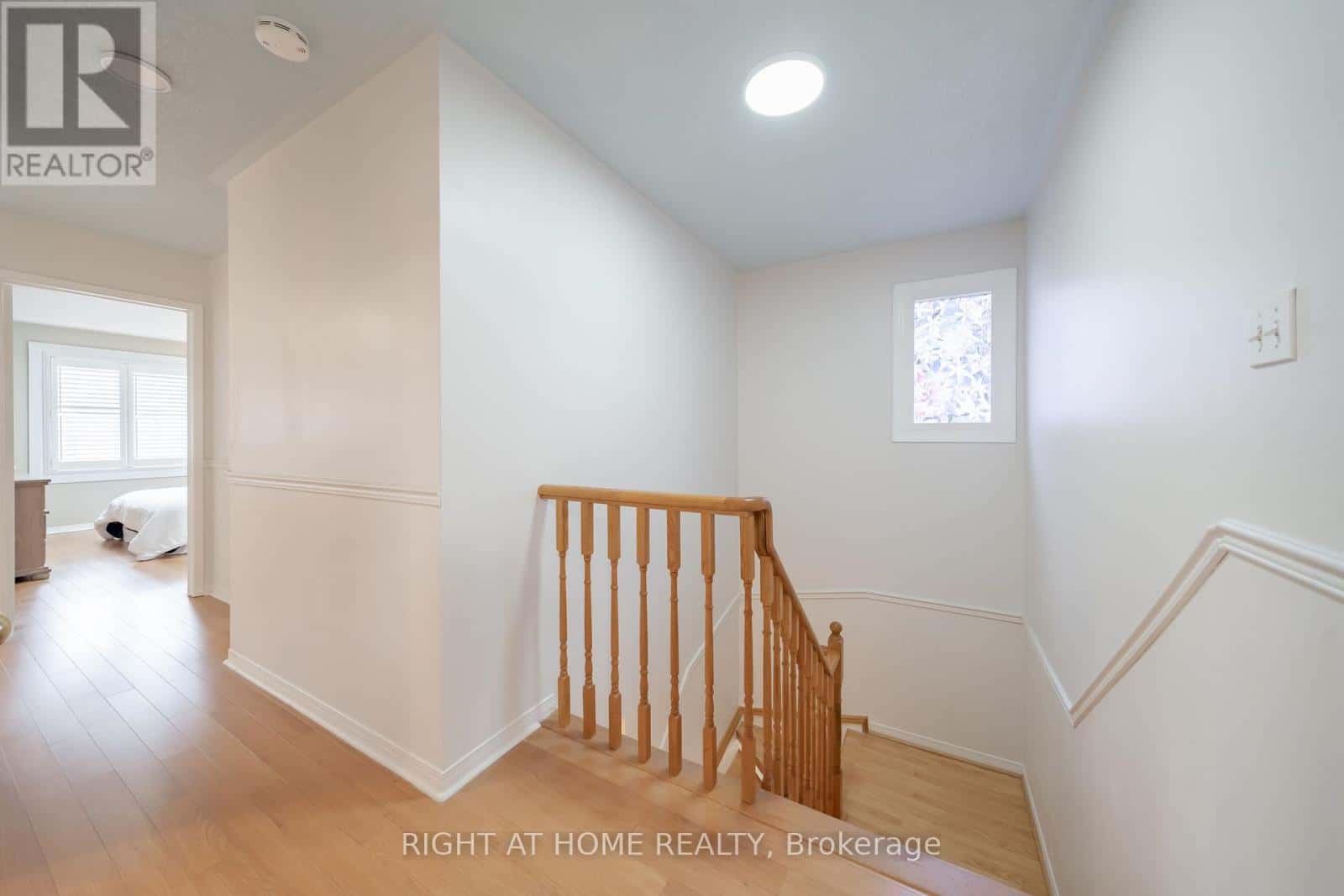 21 - 370 RIDDELL COURT — Newmarket (Gorham-College Manor), Ontario - Photo 5 of 40