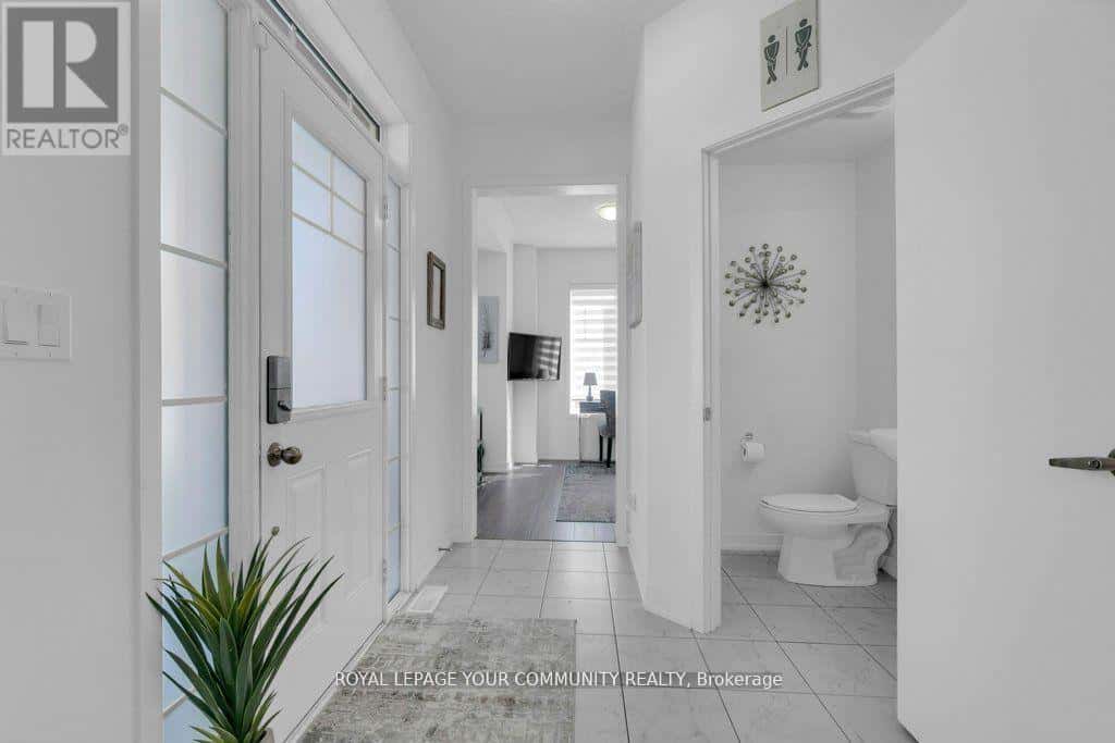 258 HARDING PARK STREET — Newmarket (Glenway Estates), Ontario - Photo 4 of 50