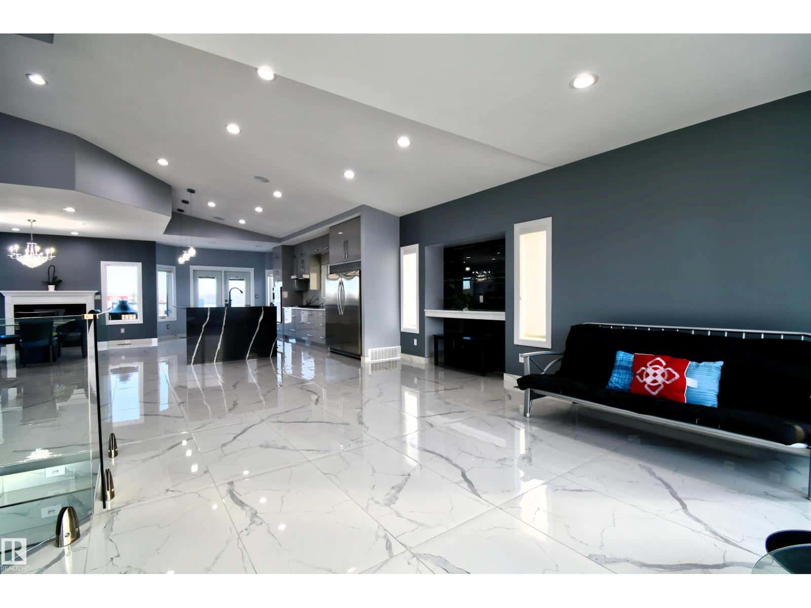 4409 44 ST — St. Paul Town, Alberta - Photo 4 of 37