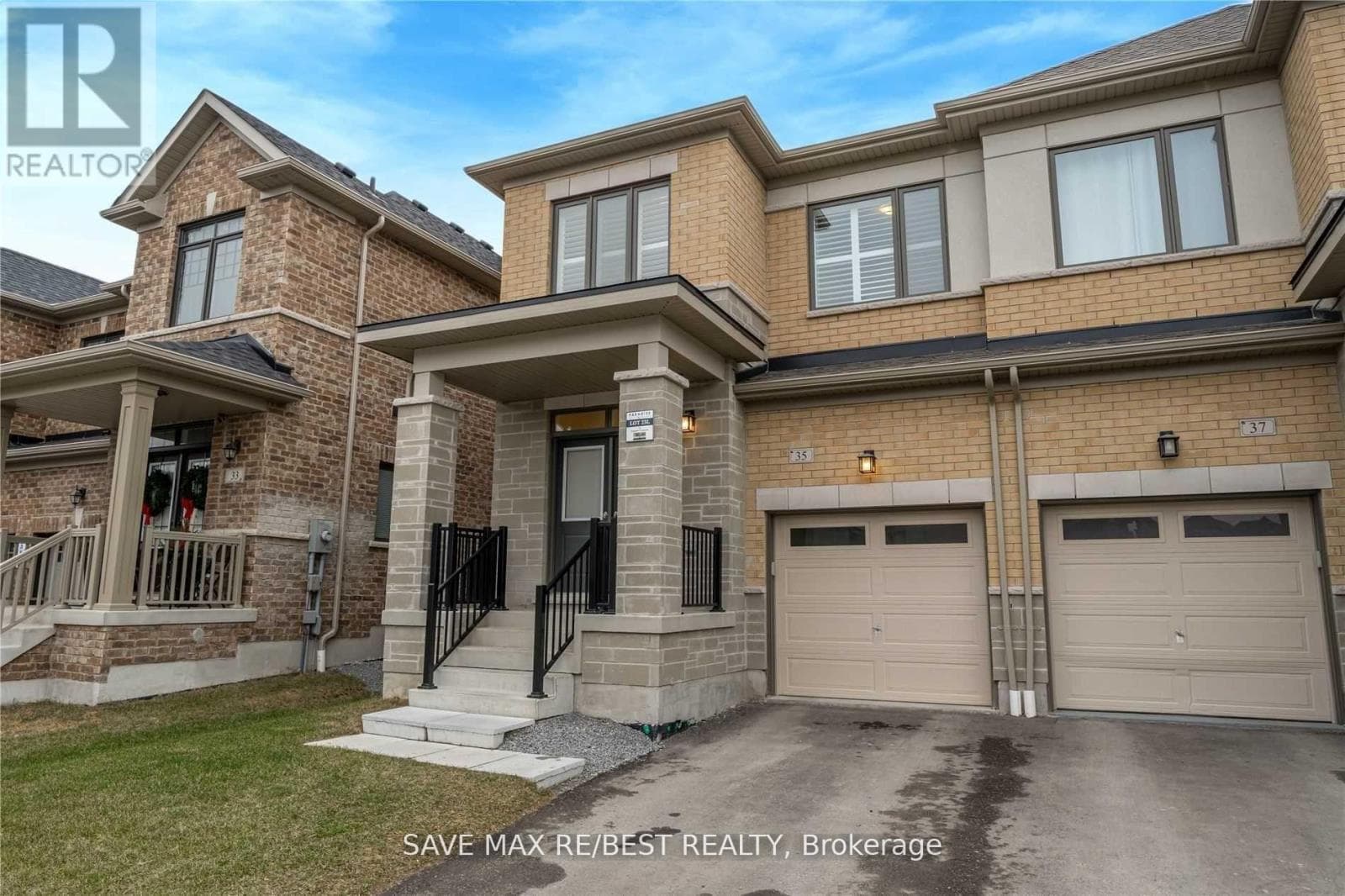 35 CONARTY CRESCENT — Whitby (Williamsburg), Ontario - Main photo