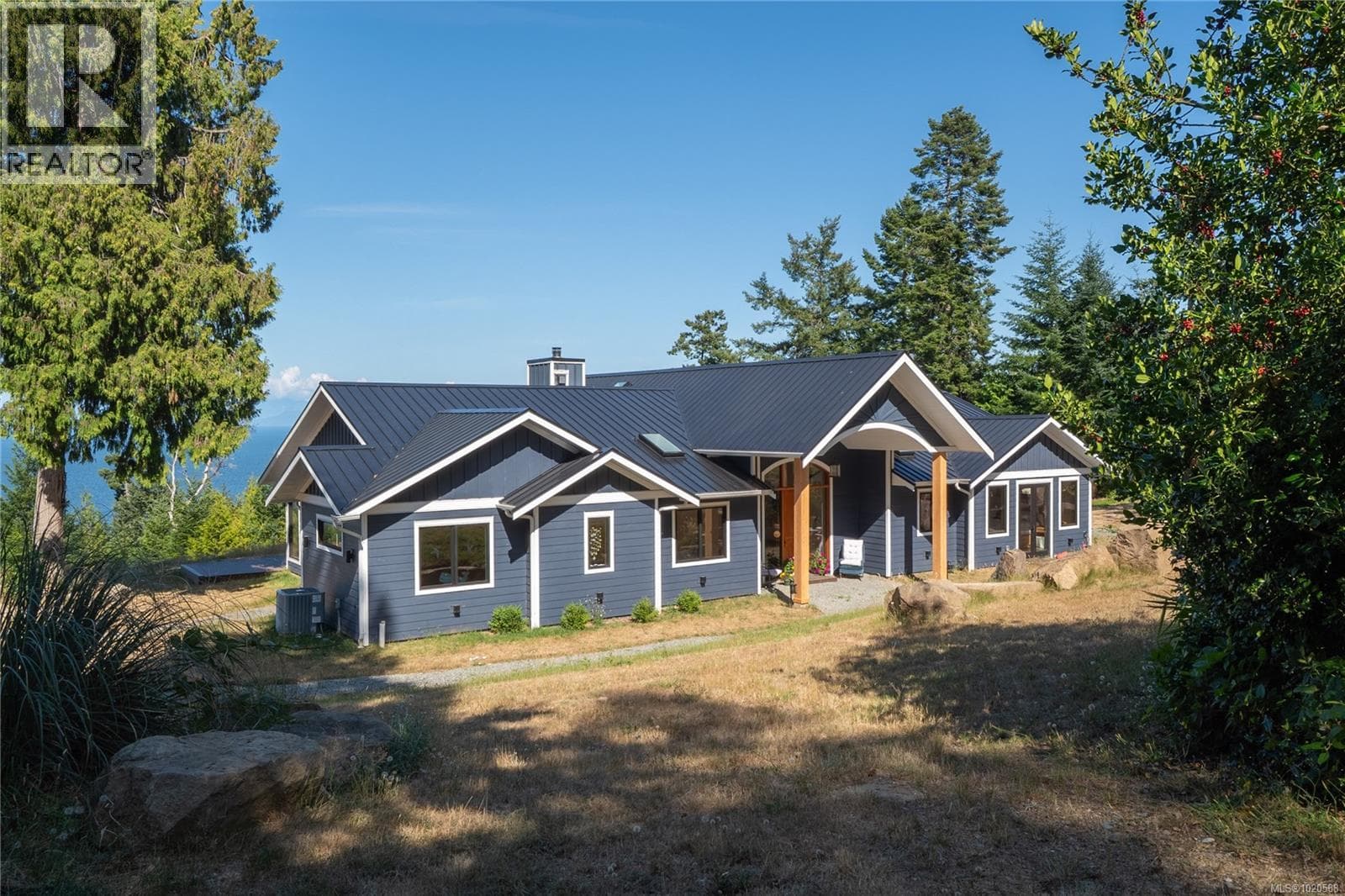 573 Horseshoe Rd — Gabriola Island, British Columbia - Main photo