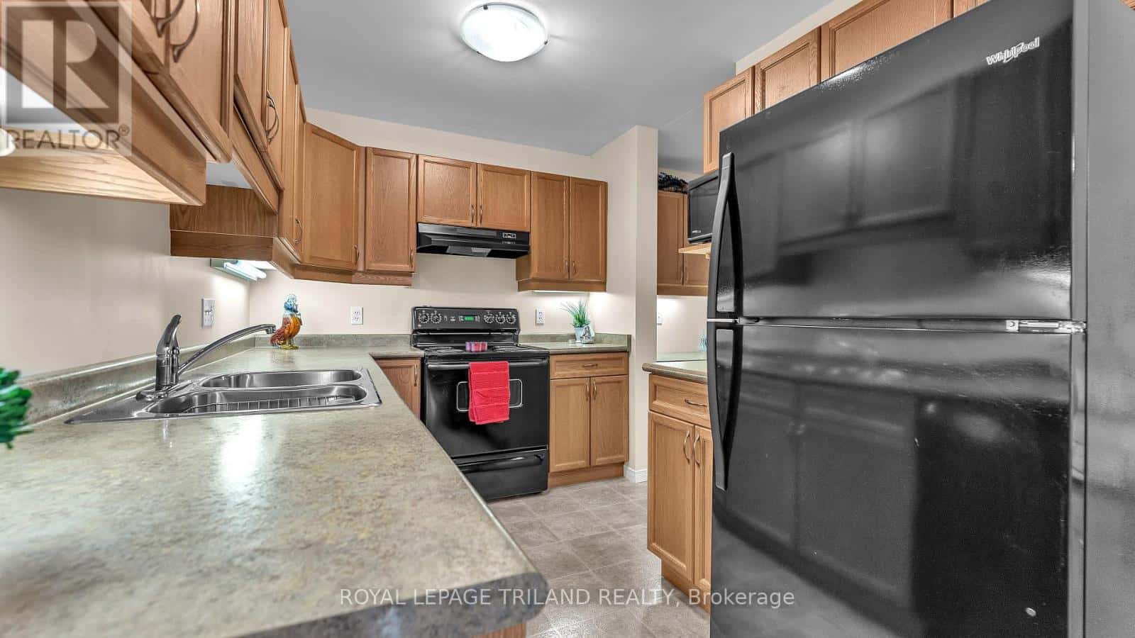 71 - 1921 FATHER DALTON AVENUE — London North (North C), Ontario - Photo 5 of 29