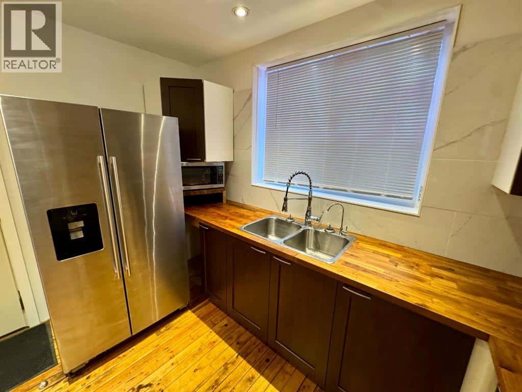 648 Main Street — Pincher Creek, Alberta - Photo 5 of 29