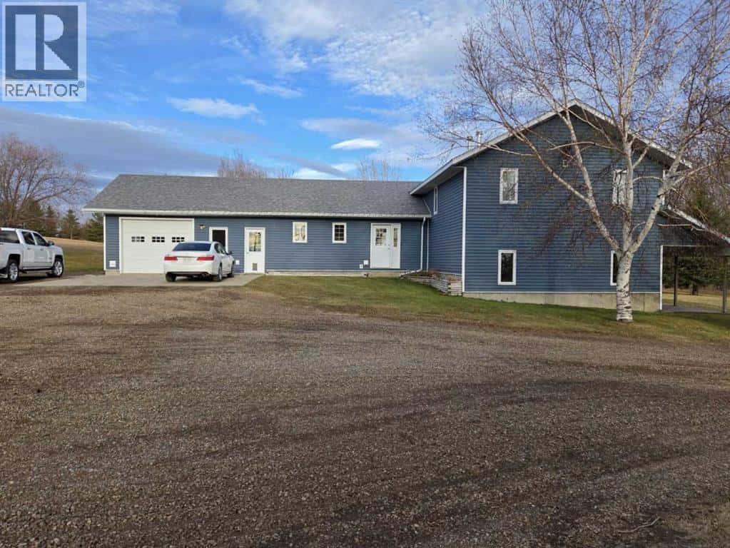 11225 Range Road 72 — Rural Cypress County, Alberta - Photo 2 of 49