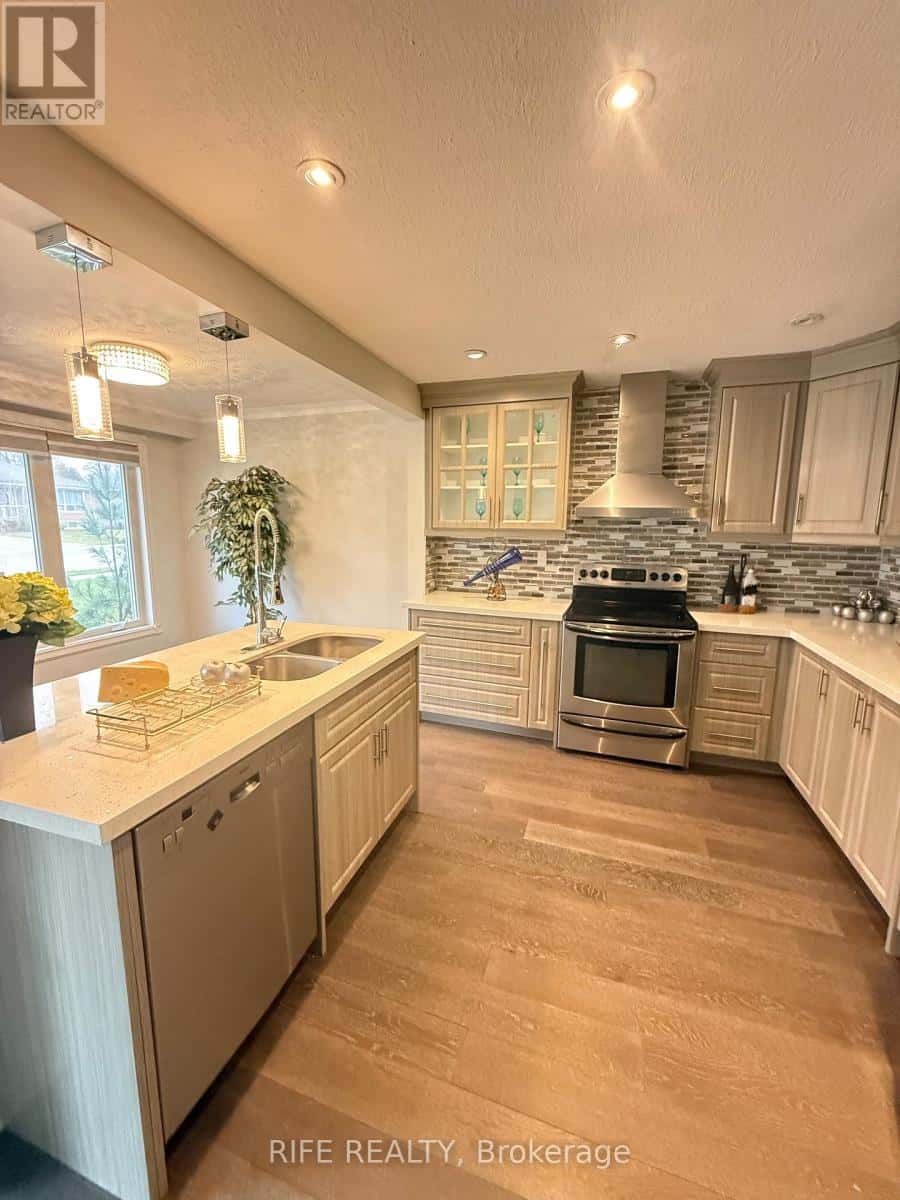 38 AURORA HEIGHTS DRIVE — Aurora (Aurora Heights), Ontario - Photo 5 of 6