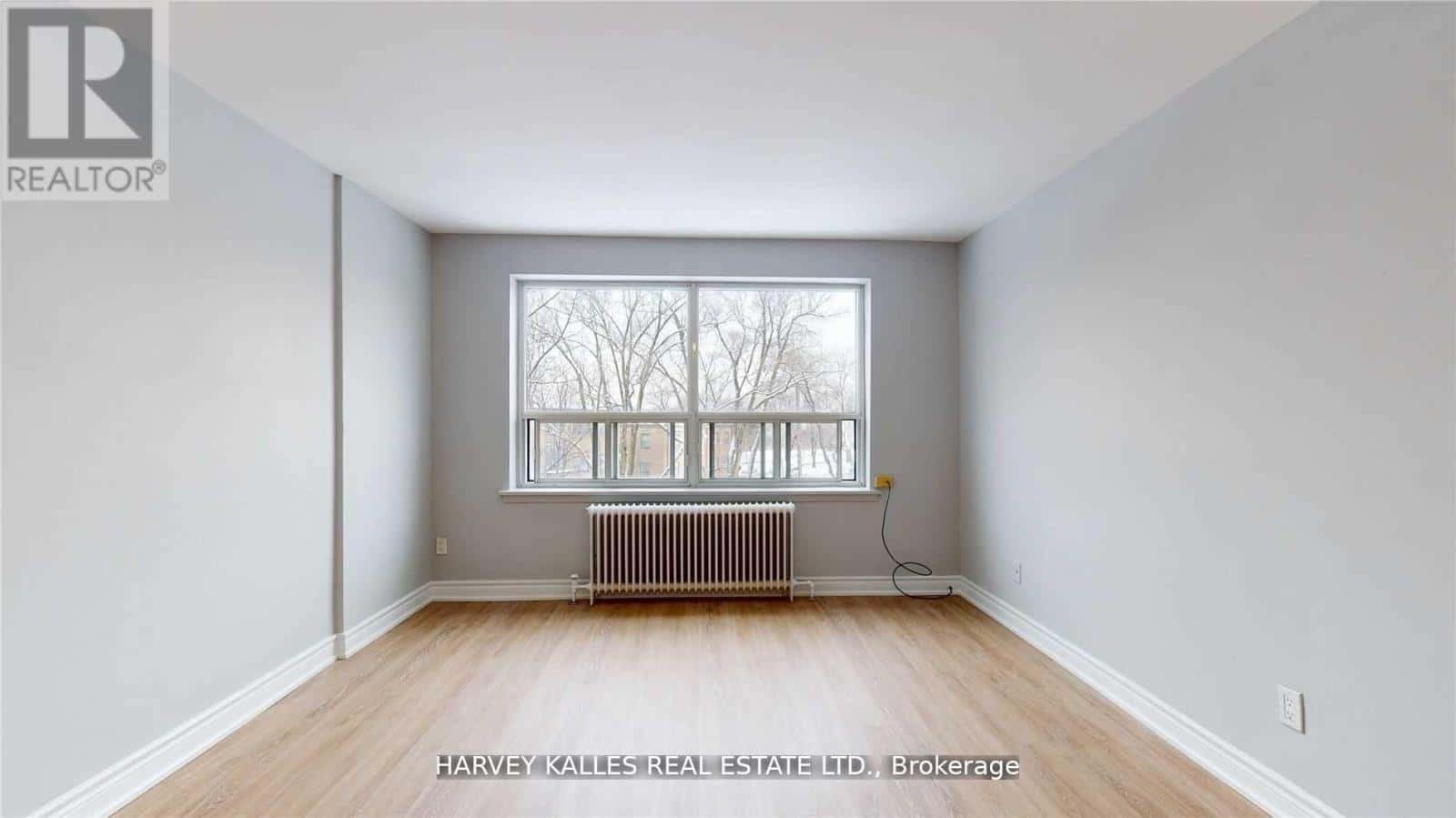 B4 - 4 GREENTREE COURT — Toronto (Keelesdale-Eglinton West), Ontario - Photo 2 of 14