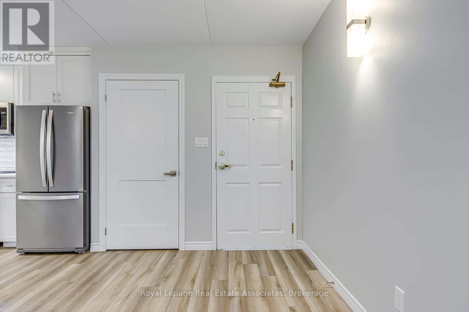 106 - 264 ALMA STREET E — Guelph/Eramosa (Rockwood), Ontario - Photo 5 of 27