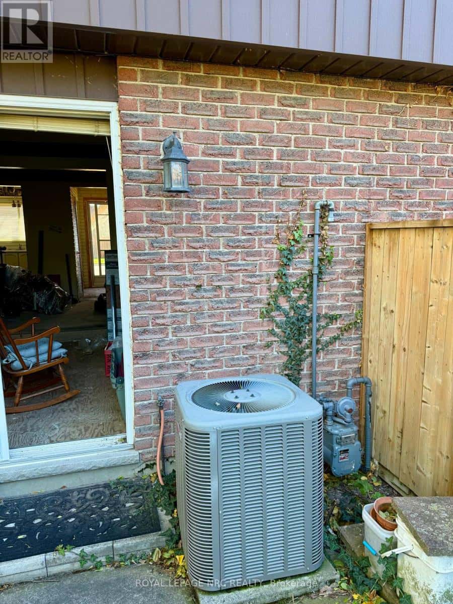 37 - 151 LINWELL ROAD — St. Catharines (Lakeport), Ontario - Photo 3 of 4